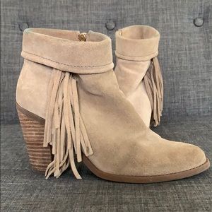 Jessica Simpson Heeled Fringe booties